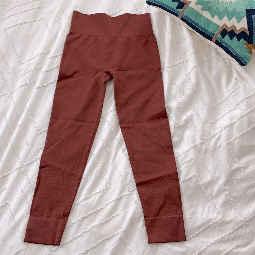 Madewell Rust colored ribbed textured leggings
